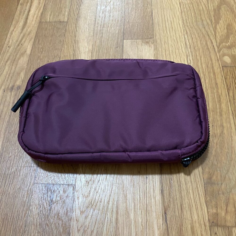 INCASE  Accessory Organizer -BURGUNDY